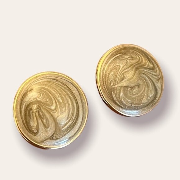 80s Vintage Button Earrings Gold Tone Taupe Swirl Circle Studs - Picture 1 of 4